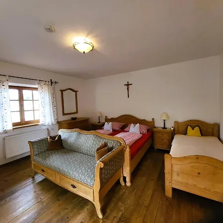 Haus Hoerterer | Chiemgau Karte בית הארחה גרסאו